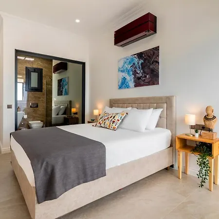 Born In Blue Apartmanhotel
